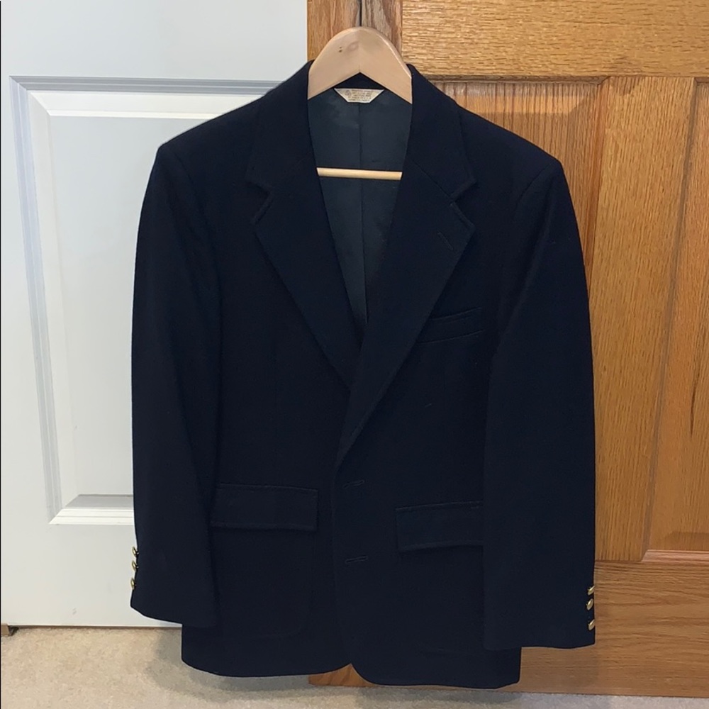 Men’s blue blazer in like new condition